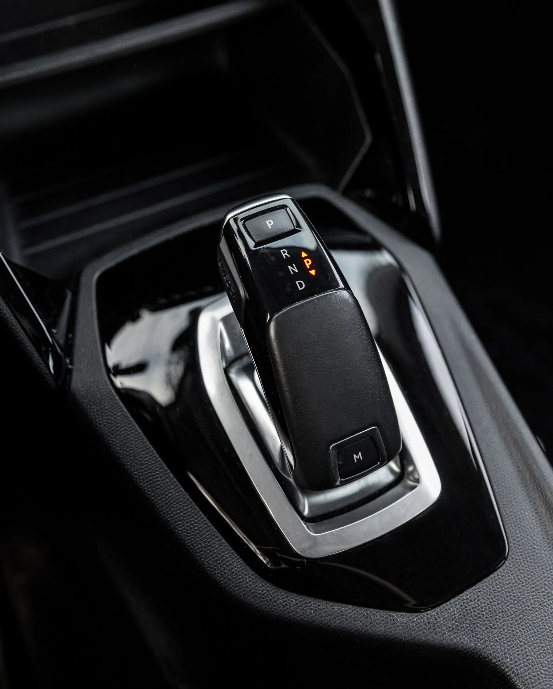 Peugeot 2008 PureTech 130 EAT8 Allure 14