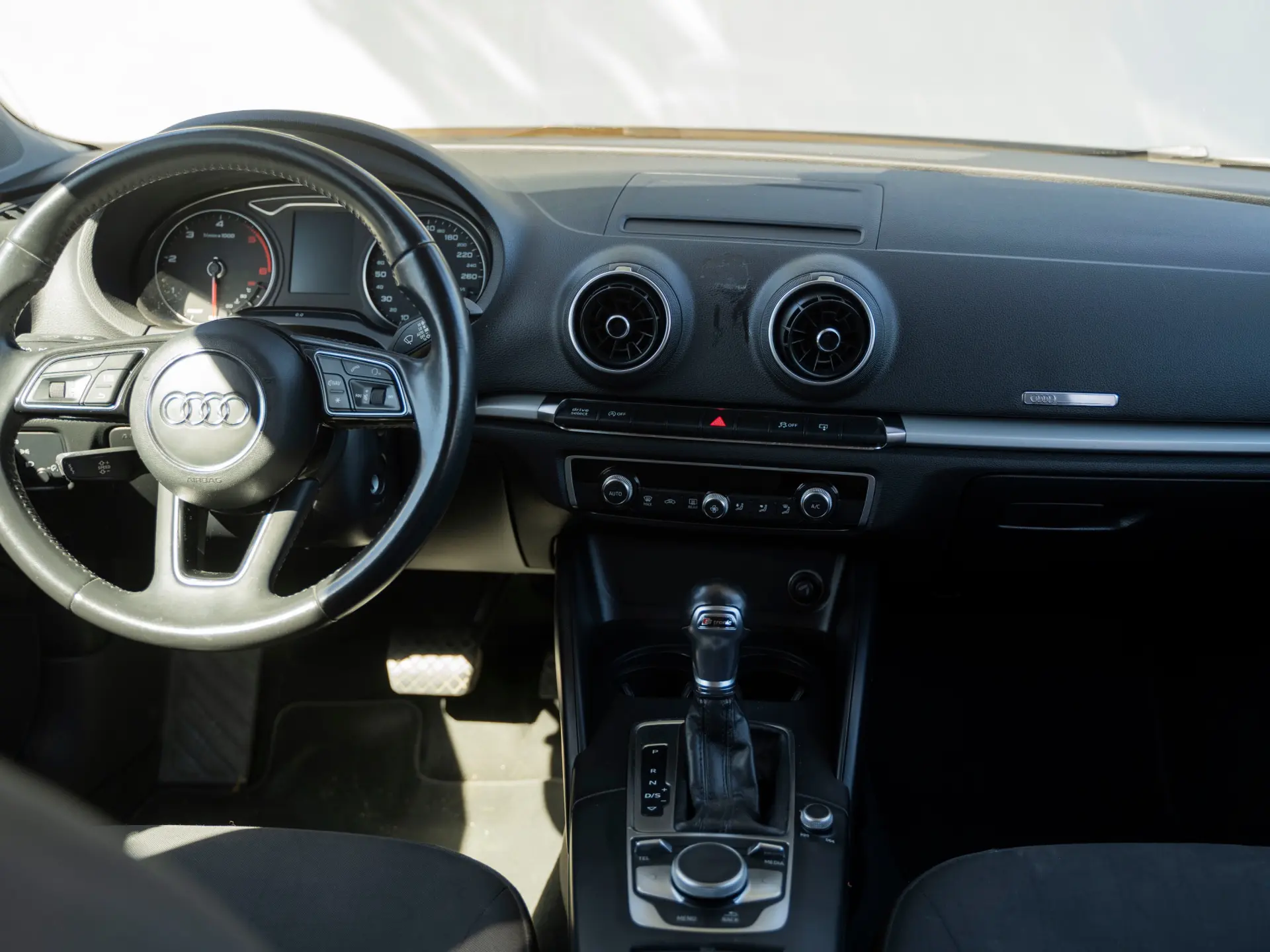 Audi A3 Sportback 1.6 TDI S-line 16