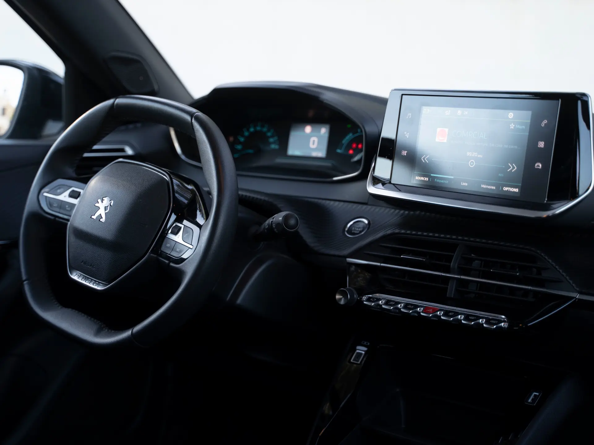 Peugeot e-2008 50 kWh GT Pack 30