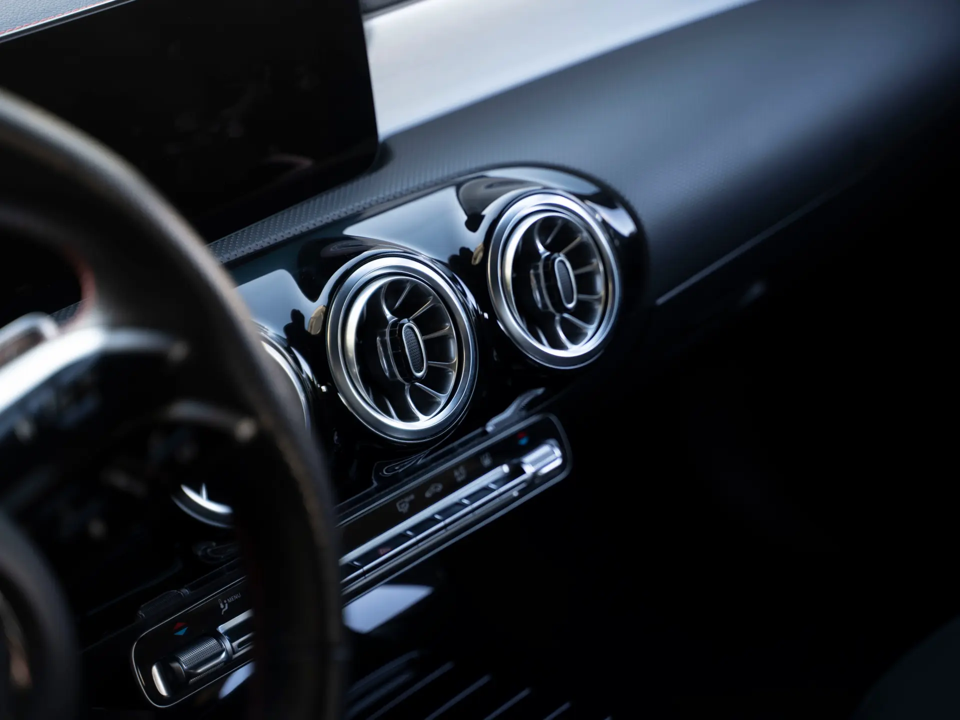 Mercedes-Benz CLA 250 e Shooting Brake AMG Line 42