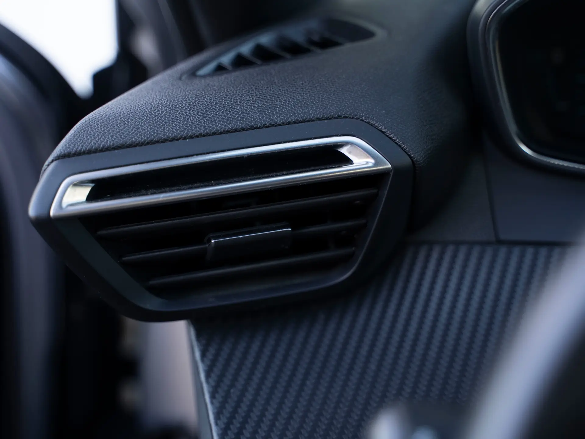 Peugeot e-2008 50 kWh GT Pack 20