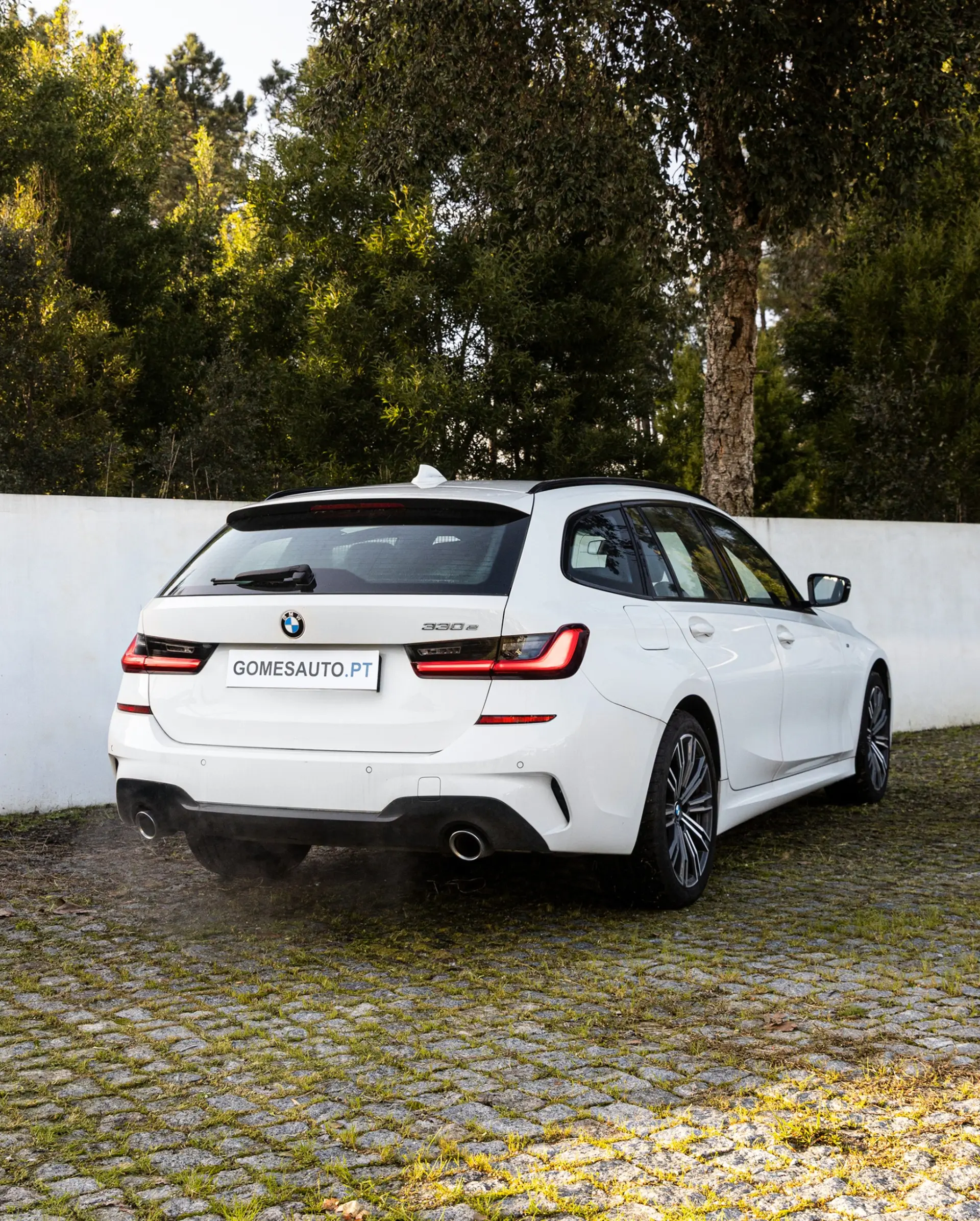 BMW 330 e Pack M Auto 2