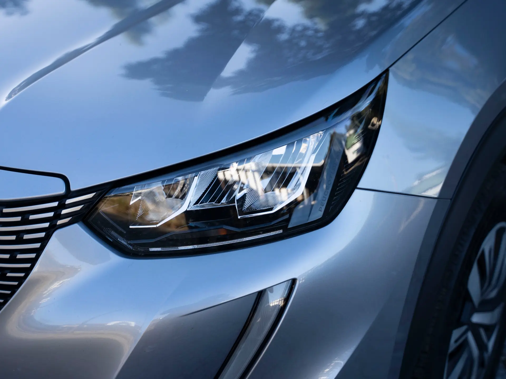 Peugeot e-2008 50 kWh GT Pack 32