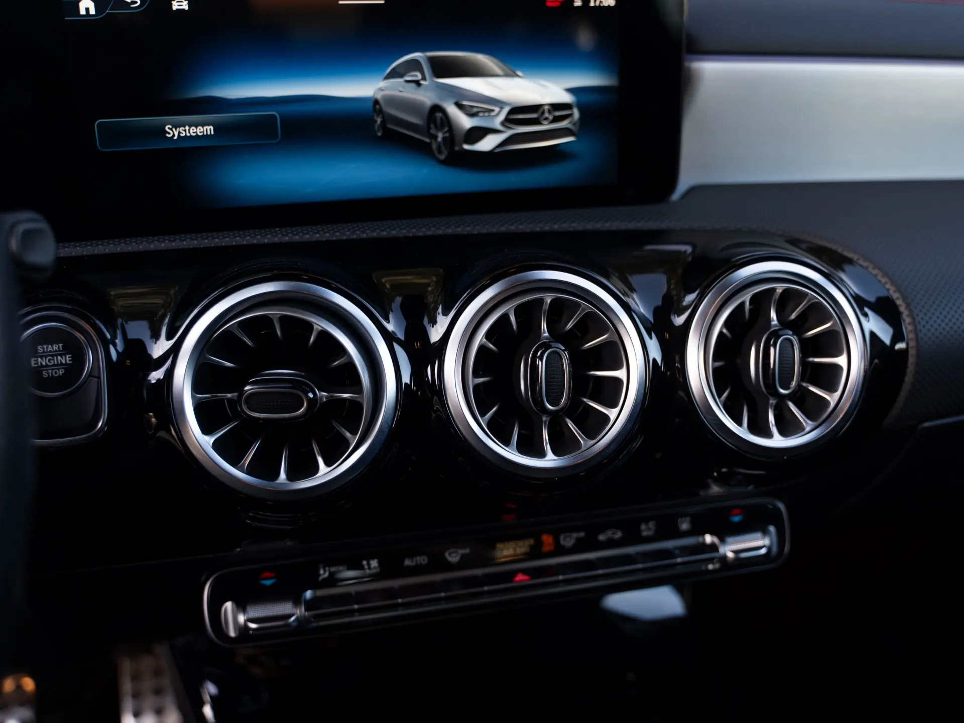 Mercedes-Benz CLA 250 e Shooting Brake AMG Line 17