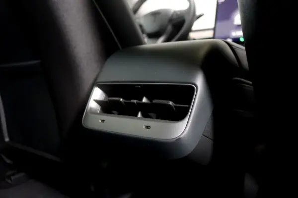 Tesla Model 3 Standard Range Plus RWD 22
