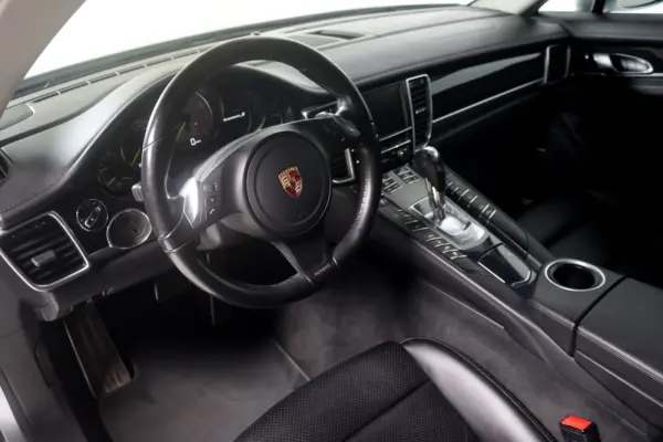 Porsche Panamera S Hybrid 10