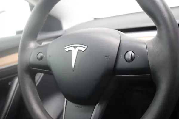 Tesla Model 3 Long-Range Dual Motor AWD 21