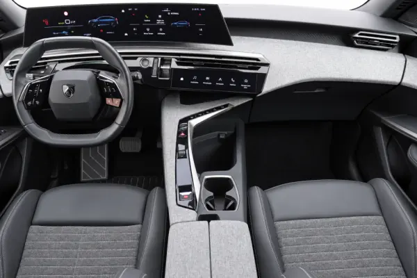 Peugeot E-3008 73 kWh Allure 18
