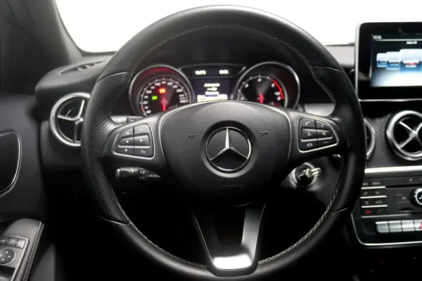 Mercedes-Benz A 180 d Urban 23