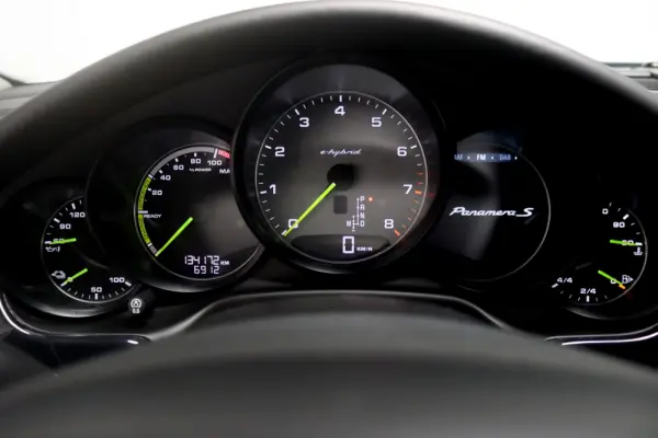 Porsche Panamera S Hybrid 25