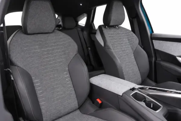Peugeot E-3008 73 kWh Allure 14