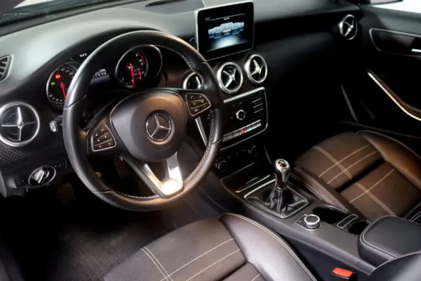 Mercedes-Benz A 180 d Urban 5
