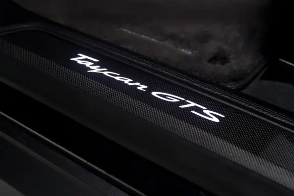 Porsche Taycan GTS 9
