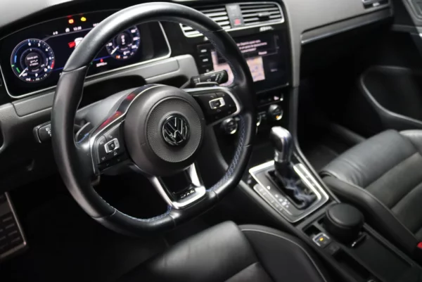 Volkswagen Golf GTE Plug-In Hybrid 6