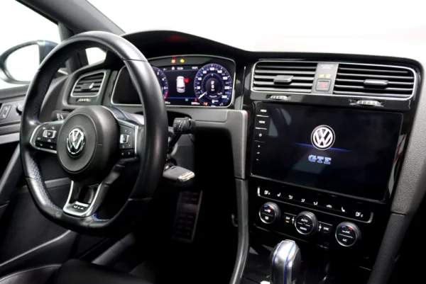 Volkswagen Golf GTE Plug-In Hybrid 8