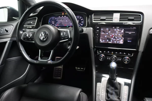 Volkswagen Golf GTE Plug-In Hybrid 9