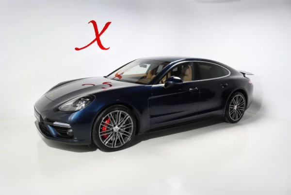 Porsche Panamera TURBO 3