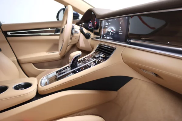 Porsche Panamera TURBO 18