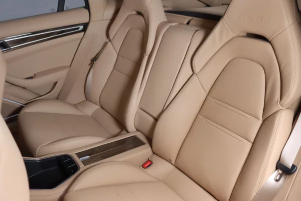 Porsche Panamera TURBO 21