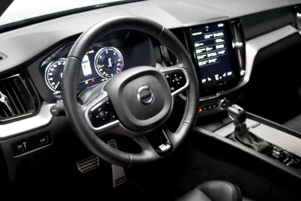 Volvo XC 60 2.0 D4 R-Design Geartronic 14