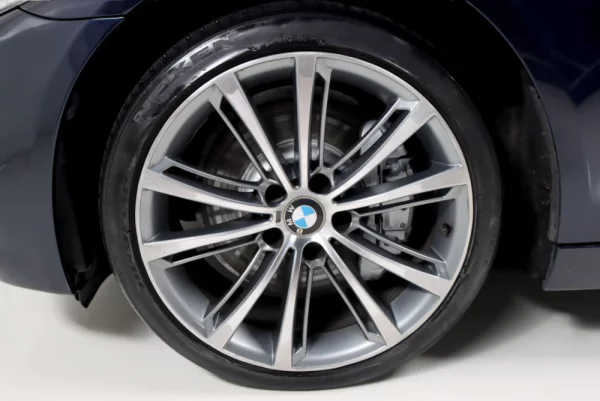 BMW 525 d Pack M Auto 11