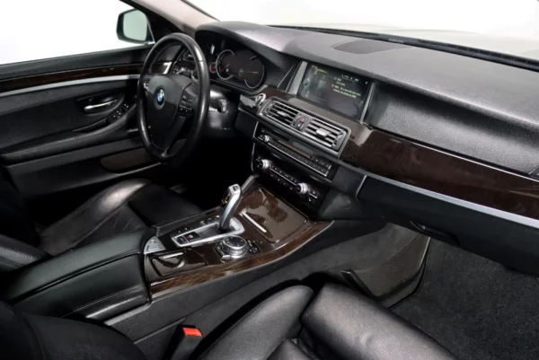BMW 525 d Pack M Auto 15