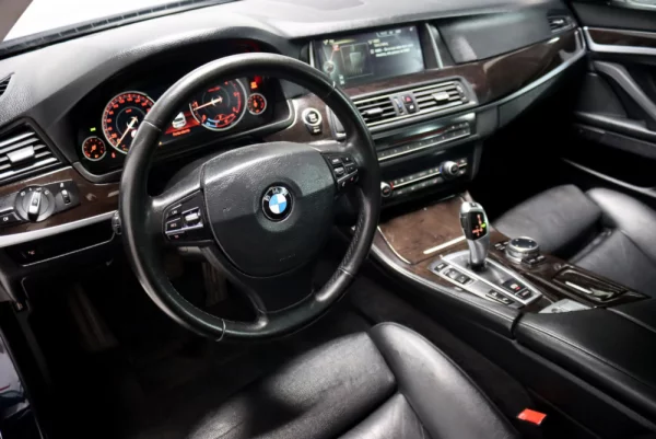 BMW 525 d Pack M Auto 21
