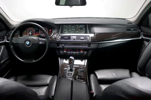 BMW 525 d Pack M Auto 23