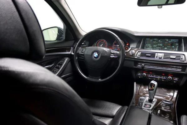 BMW 525 d Pack M Auto 24