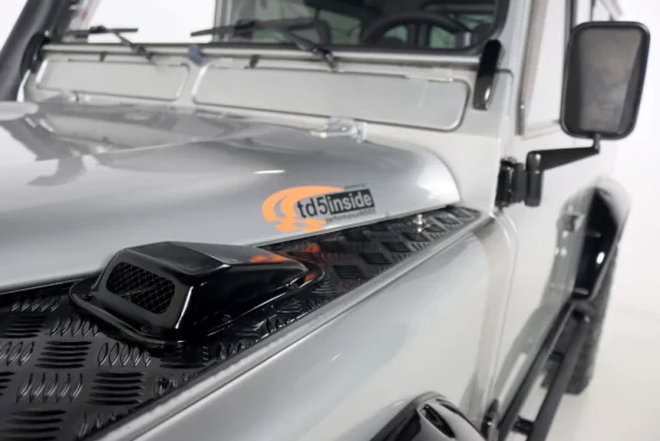 Land Rover Defender 90 METAL TOP 7