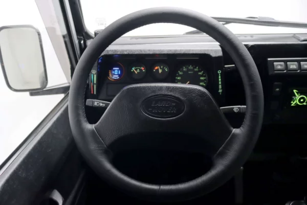 Land Rover Defender 90 METAL TOP 16