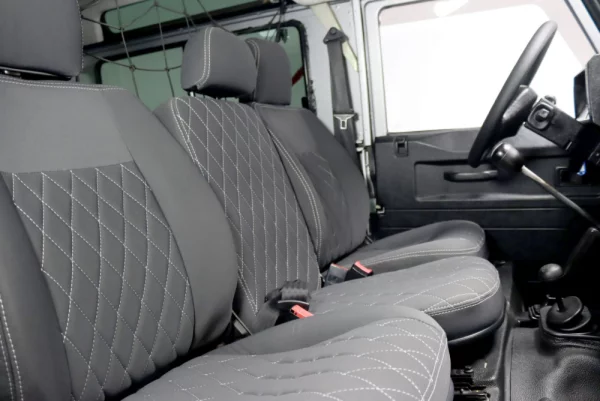 Land Rover Defender 90 METAL TOP 19