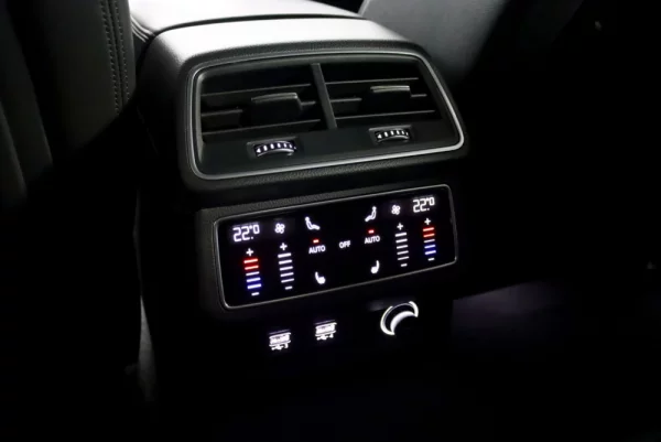Audi A7 Sportback 50 TDI V6 quattro S-line Tiptronic 36