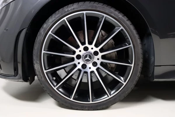 Mercedes-Benz CLS 220 d 9G-TRONIC AMG Line 11