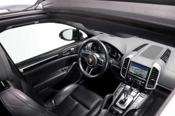 Porsche Cayenne S 24