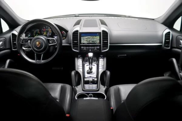 Porsche Cayenne S 29