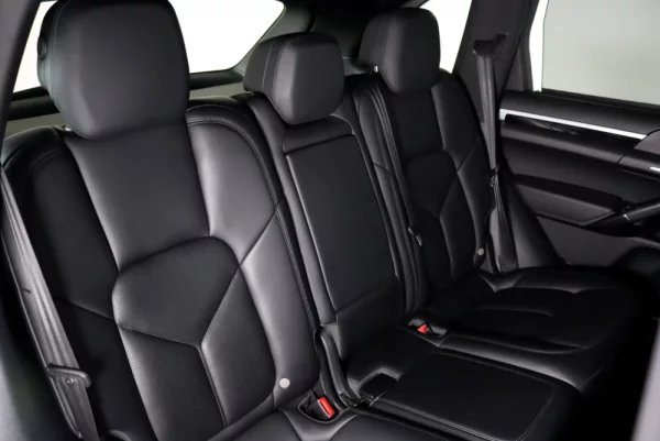 Porsche Cayenne S 31