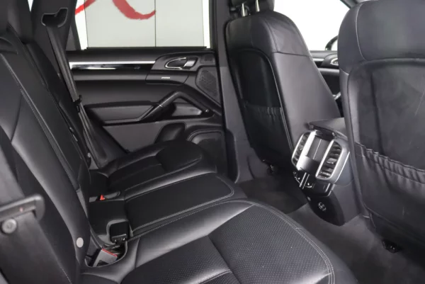 Porsche Cayenne S 32