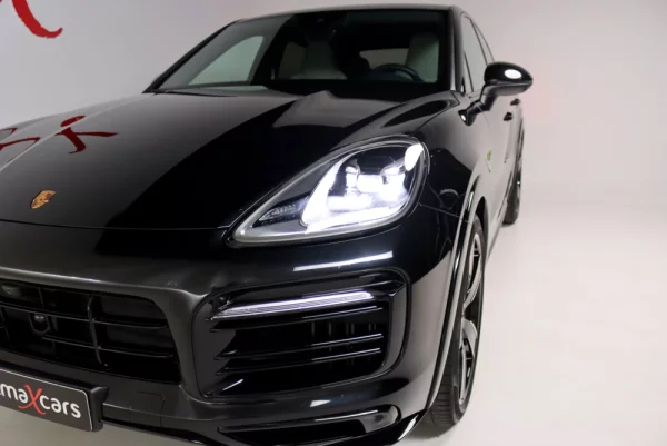 Porsche Cayenne Coupé E-Hybrid Platinum Edition 12