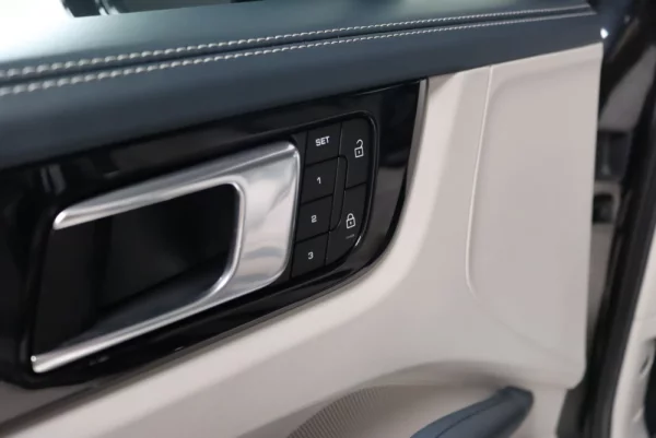 Porsche Cayenne Coupé E-Hybrid Platinum Edition 16
