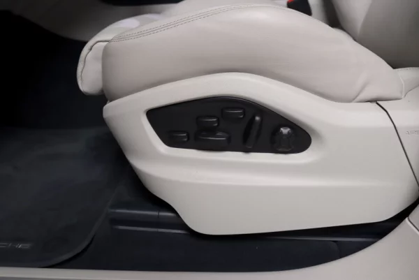 Porsche Cayenne Coupé E-Hybrid Platinum Edition 18