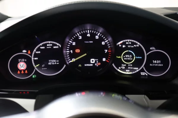 Porsche Cayenne Coupé E-Hybrid Platinum Edition 19