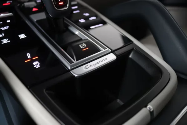 Porsche Cayenne Coupé E-Hybrid Platinum Edition 29
