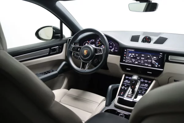 Porsche Cayenne Coupé E-Hybrid Platinum Edition 44