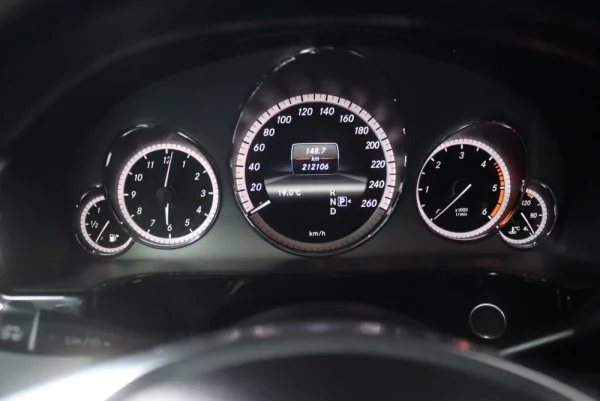 Mercedes-Benz E 350 CDi Avantgarde BlueEfficiency 12