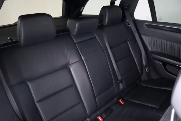 Mercedes-Benz E 350 CDi Avantgarde BlueEfficiency 17