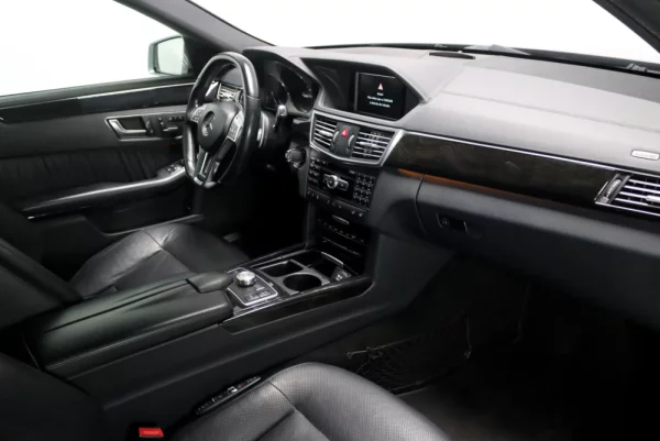 Mercedes-Benz E 350 CDi Avantgarde BlueEfficiency 19