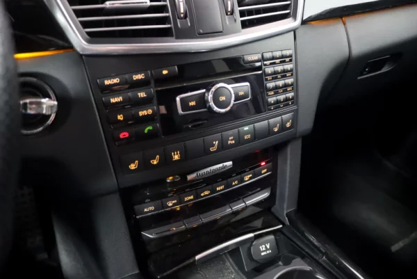 Mercedes-Benz E 350 CDi Avantgarde BlueEfficiency 23