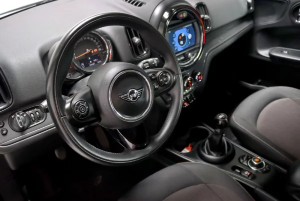 MINI Countryman One D 4Business 13