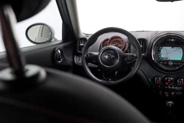 MINI Countryman One D 4Business 18